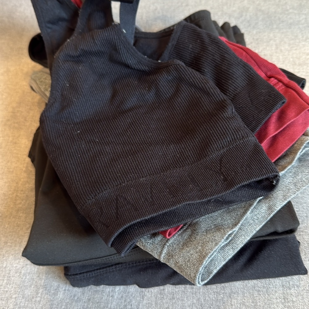 Maternity bundle! 2x shorts, 4x nursing/lounge bralettes
